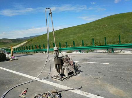 岫岩公路地基基础注浆加固